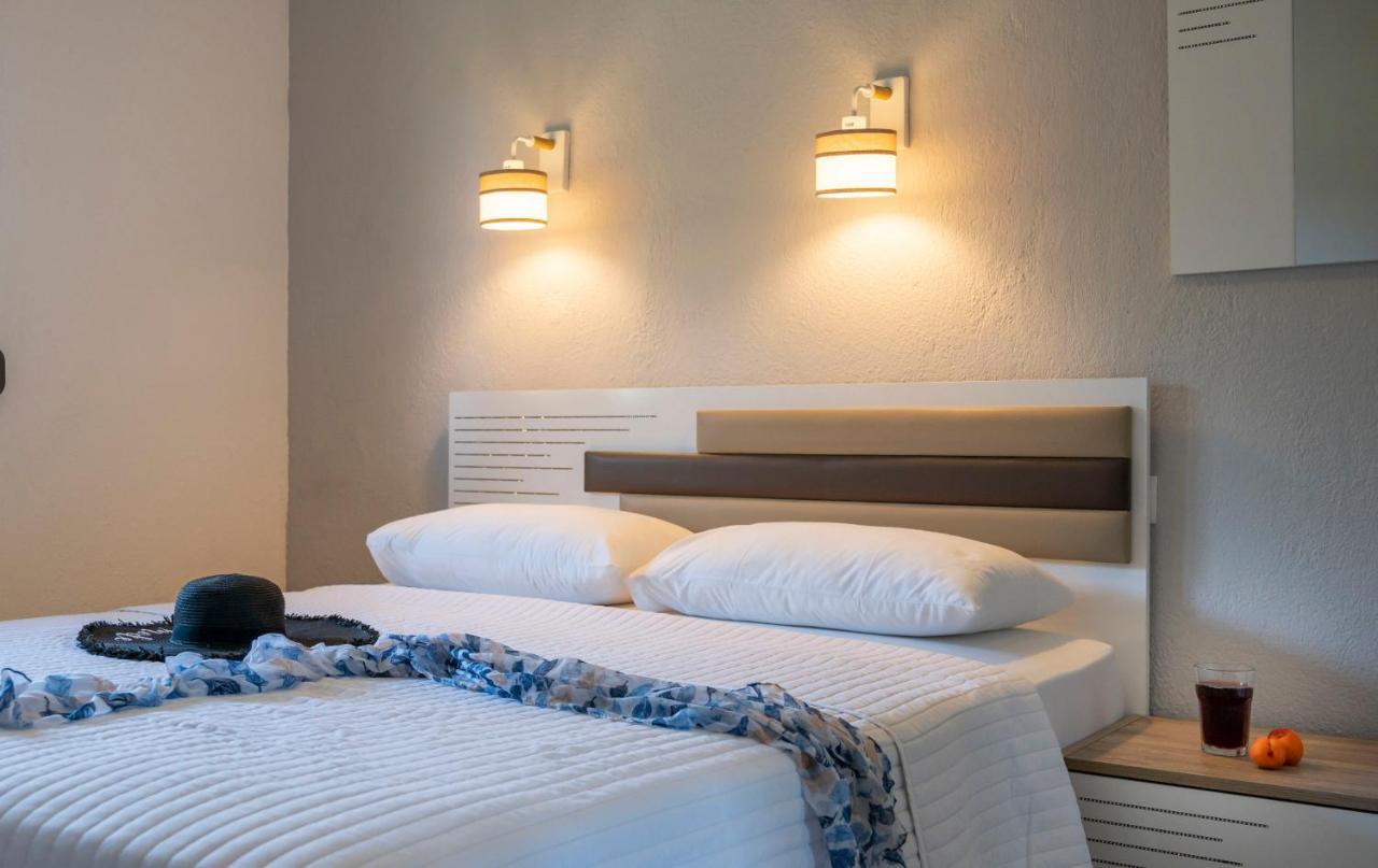 Exochiko Kalamitsi Apartment Bagian luar foto