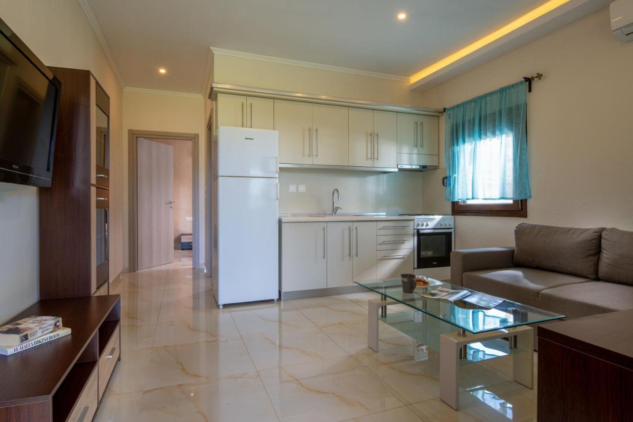 Exochiko Kalamitsi Apartment Bagian luar foto