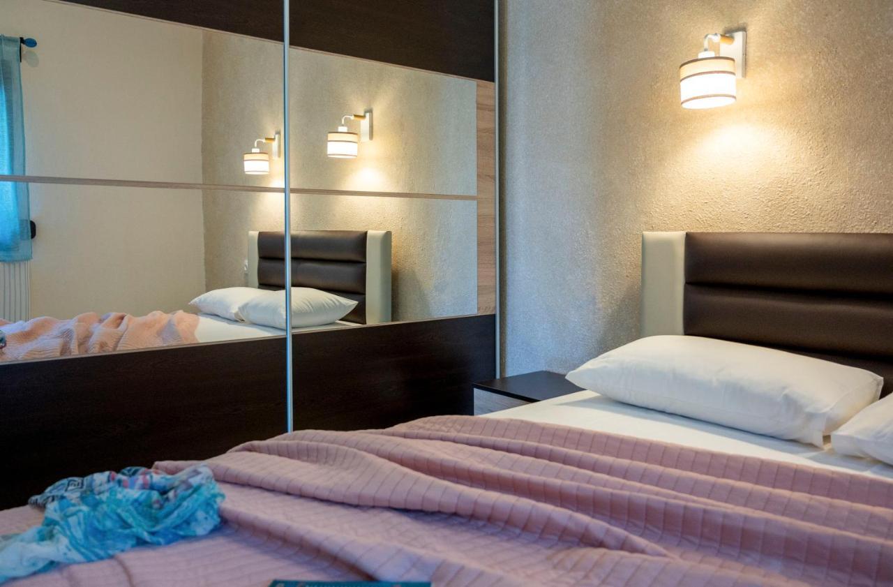 Exochiko Kalamitsi Apartment Bagian luar foto