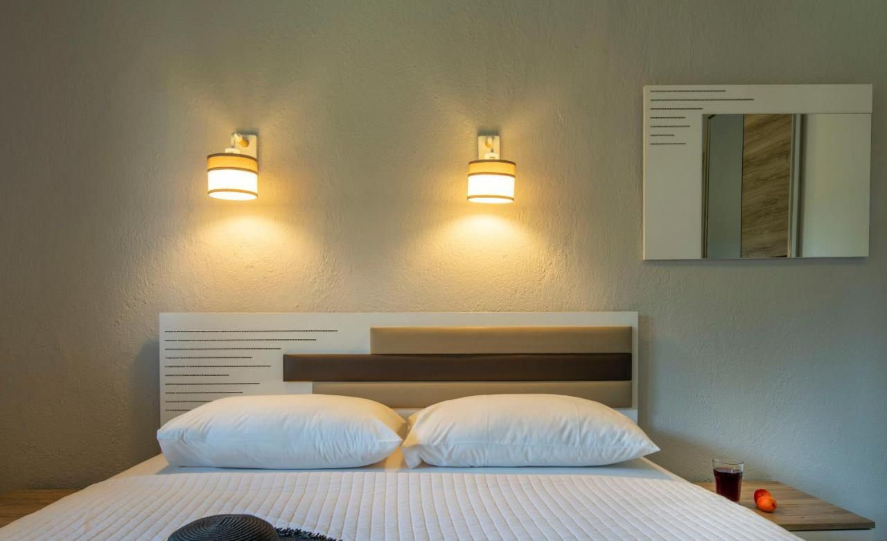 Exochiko Kalamitsi Apartment Bagian luar foto