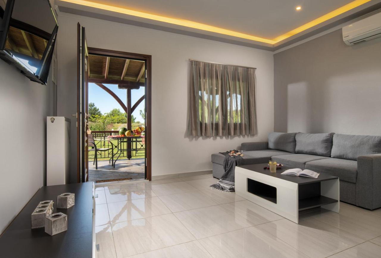 Exochiko Kalamitsi Apartment Bagian luar foto