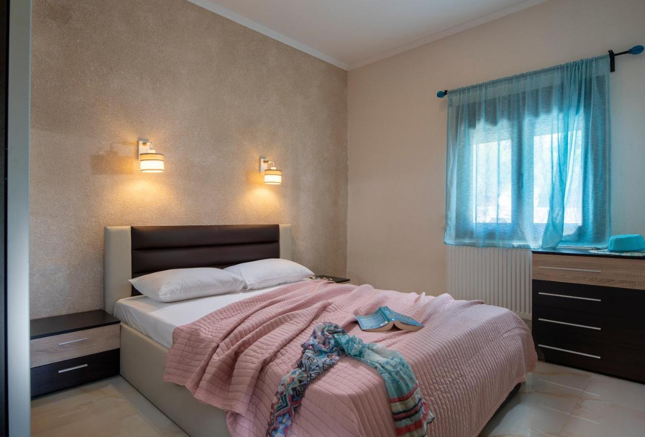 Exochiko Kalamitsi Apartment Bagian luar foto